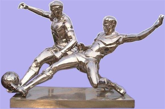 Изготовленная на заказ скульптура чемпионата мира по футболу отливки ФРП для создания отдельной скульптуры момента игрока