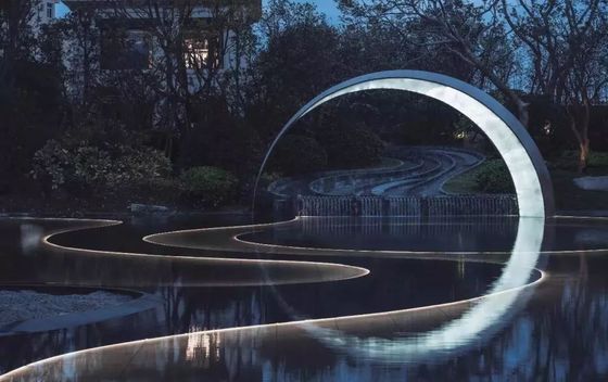 Скульптуры искусства металла Waterscape большие, СИД бассейна освещают статую нержавеющей стали